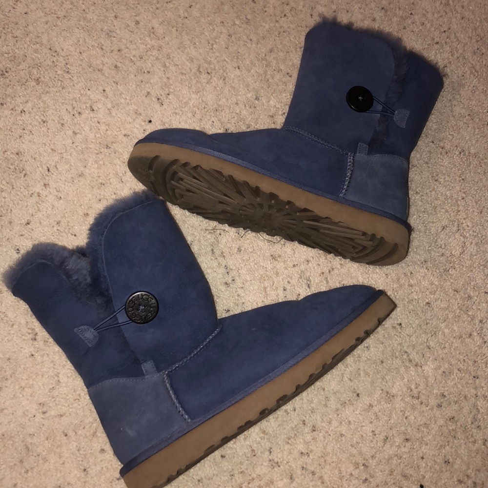 Blue button Ugg’s - Picture 4 of 5